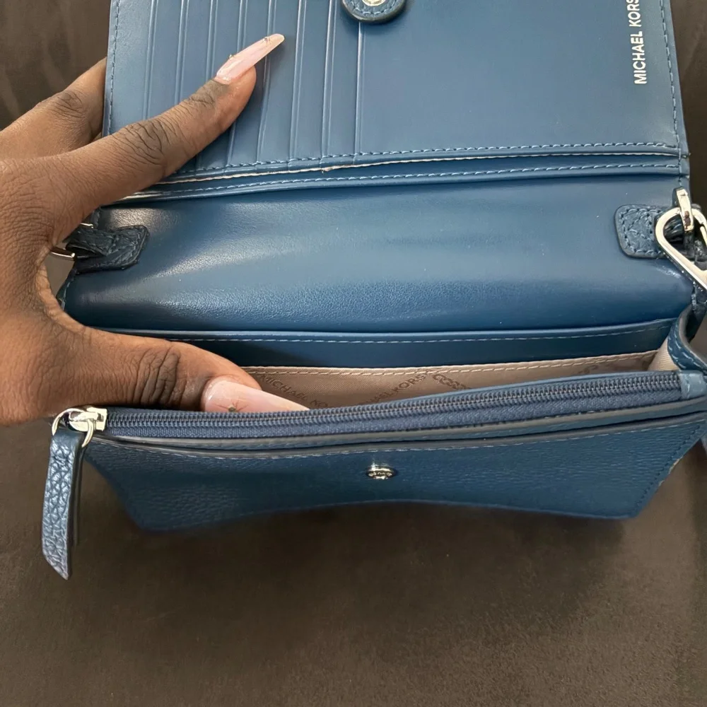 Michael Kors wallet purse - Picture 3 of 3